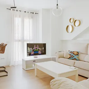 Caleta Homes - Pompidou Appartement